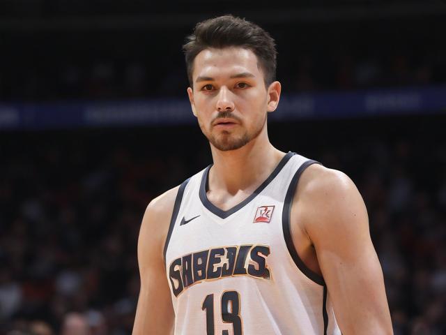 开云体育_ NBA全明星赛的影响力：球员与球迷的互动，nba全明星开场白
