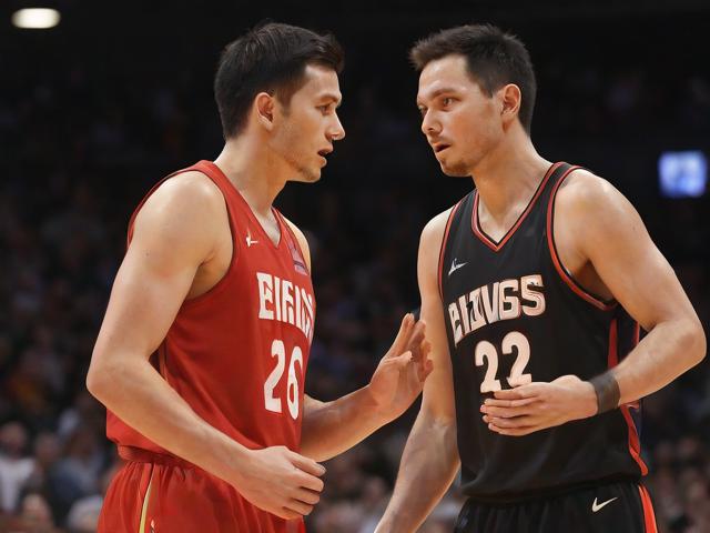 开云体育_ NBA历史上的经典对决：重温赛季中的对抗，nba对战表2021